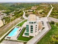 Продава 2-СТАЕН, област Добрич, гр. Каварна • 220000 € / 430282.60 лв. • 80121610 3