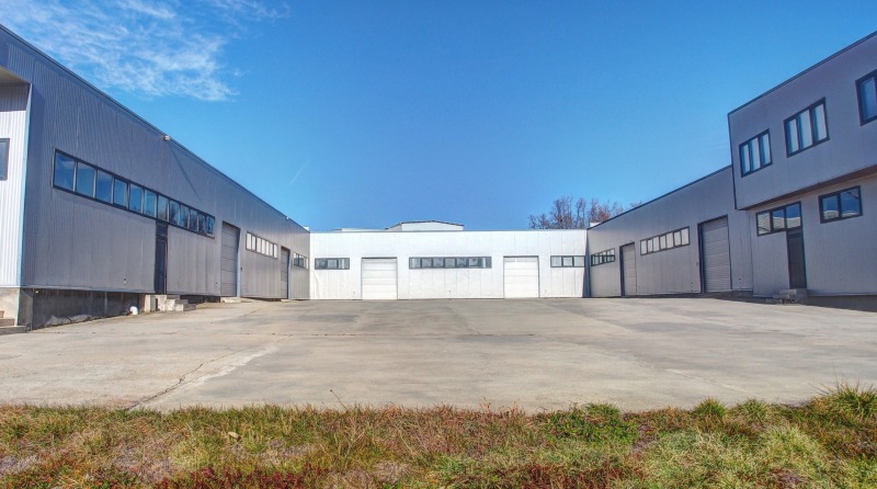 Te koop  Industrie gebouw regio Sofia , Zlatusja , 2200 m² | 18099372