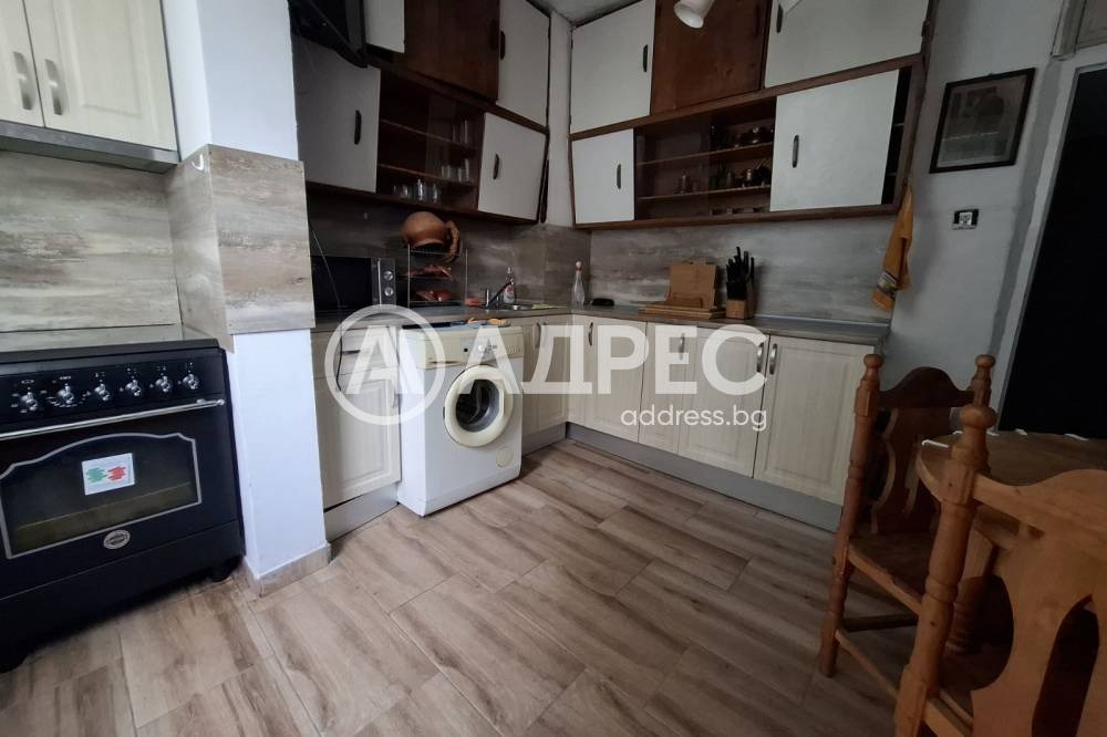 Продава 2-СТАЕН, гр. София, Свобода