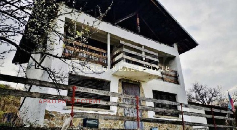 Продава КЪЩА в област Ловеч, гр. Троян - 120 кв.м / 50 000 € » 97 791.50 лв., АРКО РИЪЛ ЕСТЕЙТ