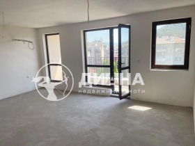 2 quartos Mladejki Halm, Plovdiv