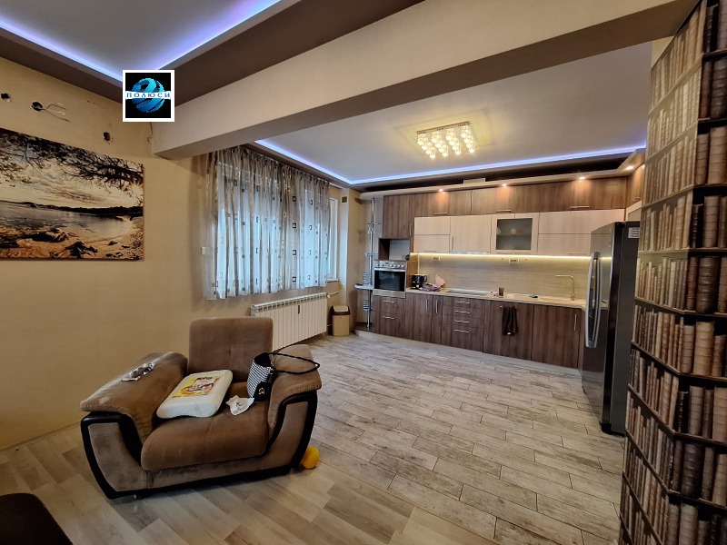 Продава 4-СТАЕН, гр. София, Оборище, снимка 6 - Апартаменти - 52509425