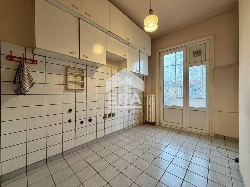 Продава МНОГОСТАЕН, гр. София, Център, снимка 8 - Апартаменти - 53791306