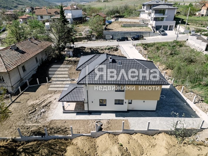 Продава КЪЩА, с. Изгрев, област Благоевград, снимка 6 - Къщи - 47442311