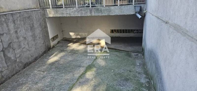 Продава ГАРАЖ, ПАРКОМЯСТО, град Варна, Център • 27500 € / 53785.32 лв. • 39878373 1