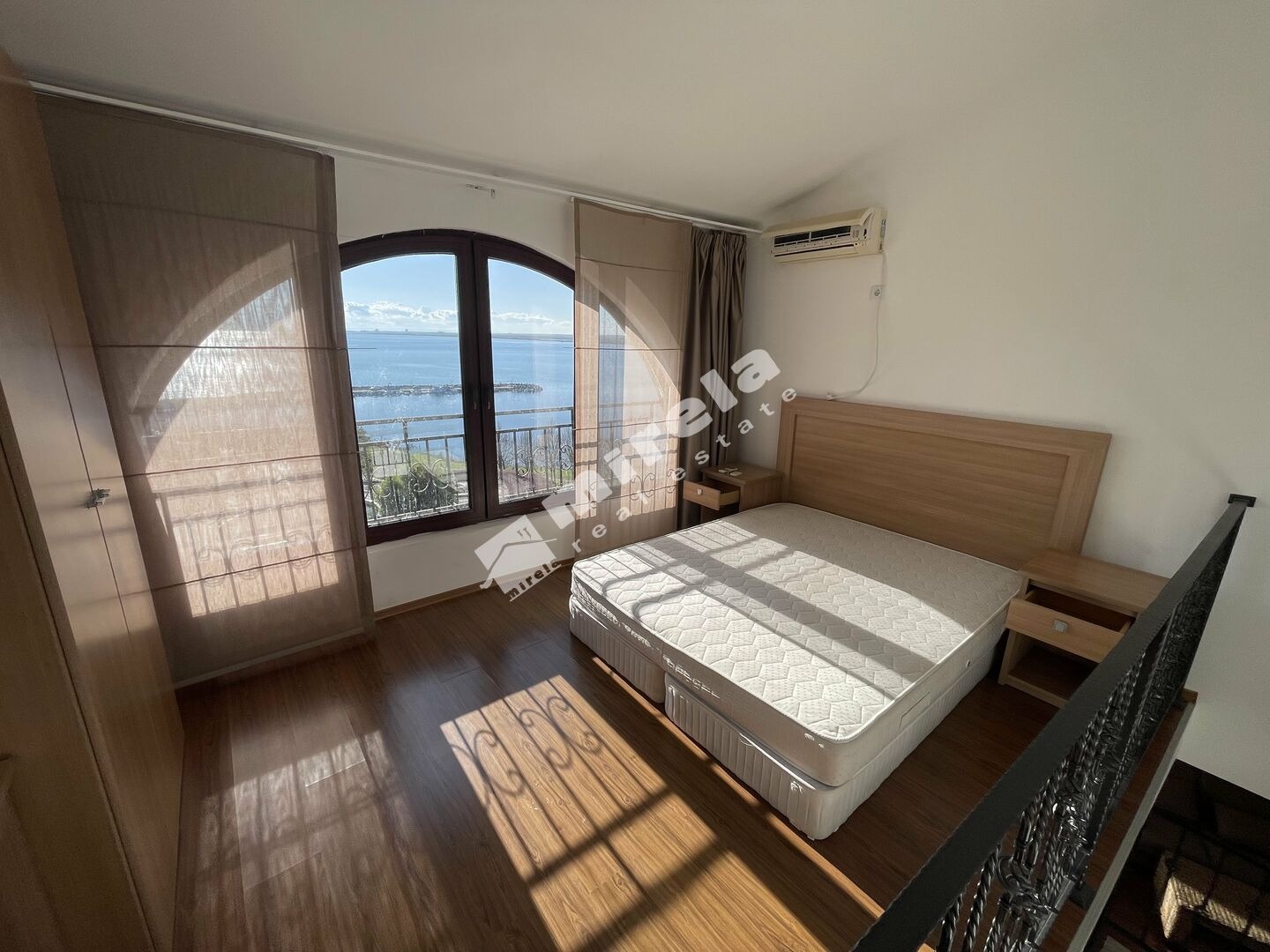 Продава МЕЗОНЕТ, гр. Ахелой, област Бургас, снимка 3 - Апартаменти - 54225435