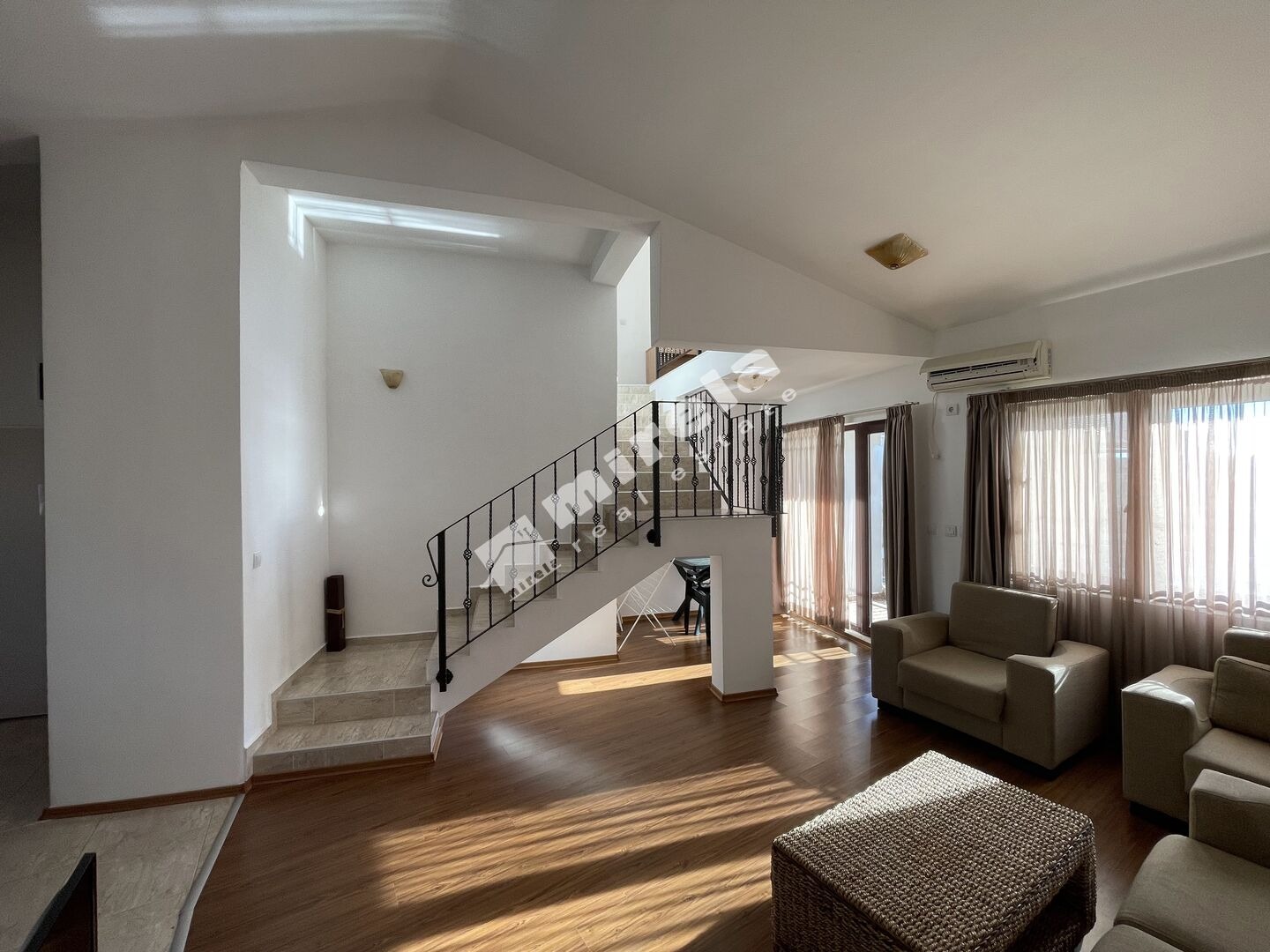 Продава МЕЗОНЕТ, гр. Ахелой, област Бургас, снимка 2 - Апартаменти - 54225435