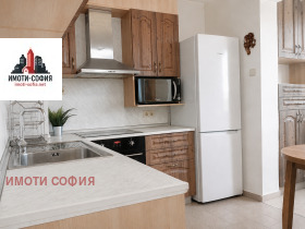 Продава  4-стаен, град София