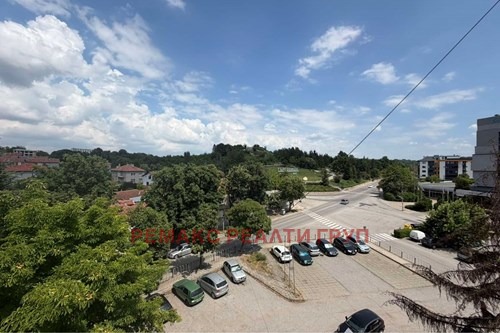 Продава 3-СТАЕН, гр. Търговище, Център, снимка 3 - Апартаменти - 55755650