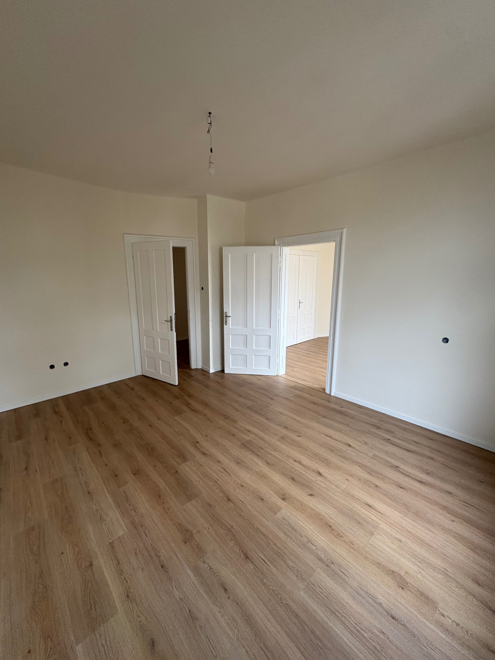 Продава МНОГОСТАЕН, гр. София, Център, снимка 4 - Апартаменти - 56506379