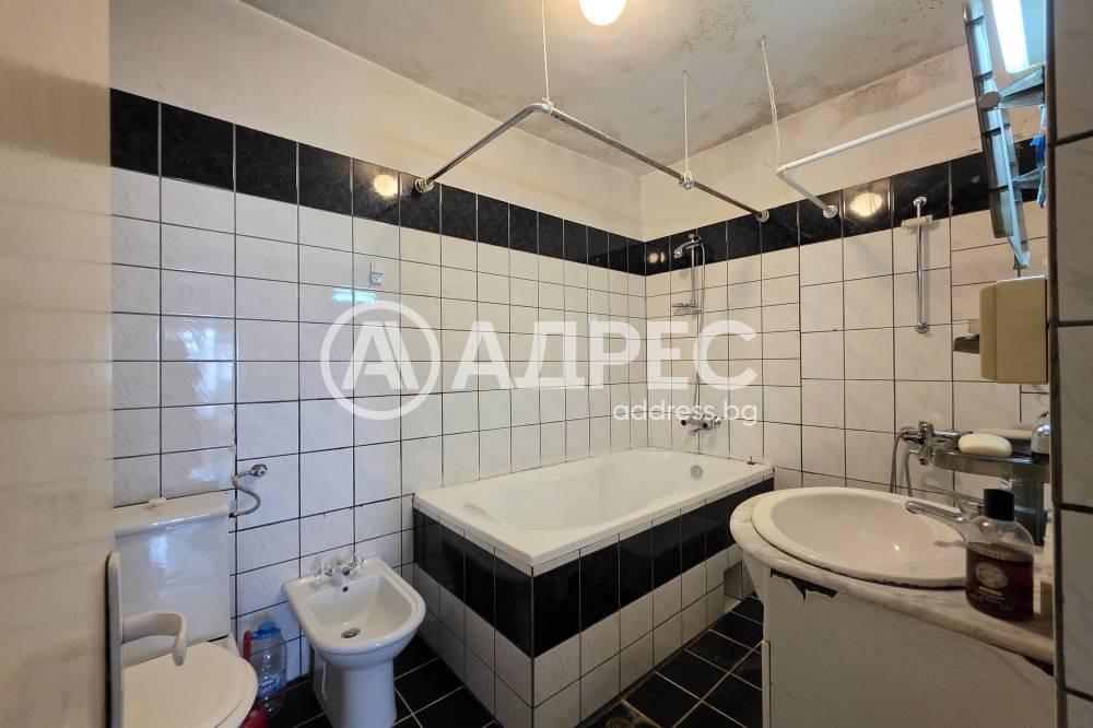Продава МНОГОСТАЕН, гр. София, Изгрев, снимка 12 - Апартаменти - 56516077