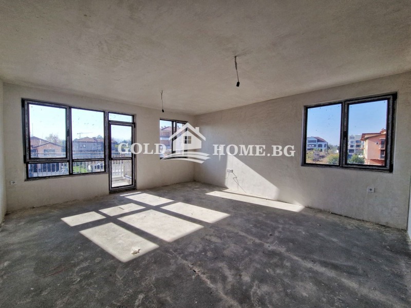 En venta  2 dormitorios Plovdiv , Ostromila , 148 metros cuadrados | 81516363