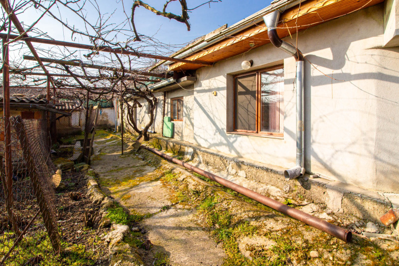 Продава КЪЩА в област Сливен, с. Мечкарево - 200 кв.м / 82 500 € » 161 355.98 лв., КОЕВСКИ НЕДВИЖИМИ ИМОТИ