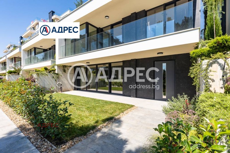 In vendita  Casa Varna , k.k. Sv.Sv. Konstantin i Elena , 205 mq | 36143233