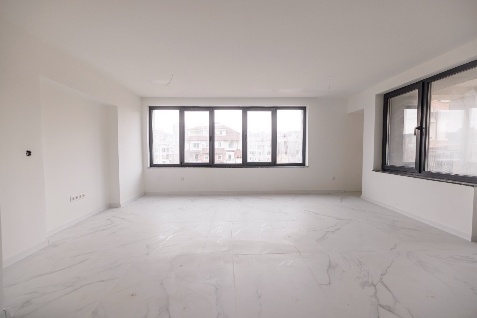 Продава МНОГОСТАЕН, гр. София, Манастирски ливади, снимка 2 - Апартаменти - 53765161