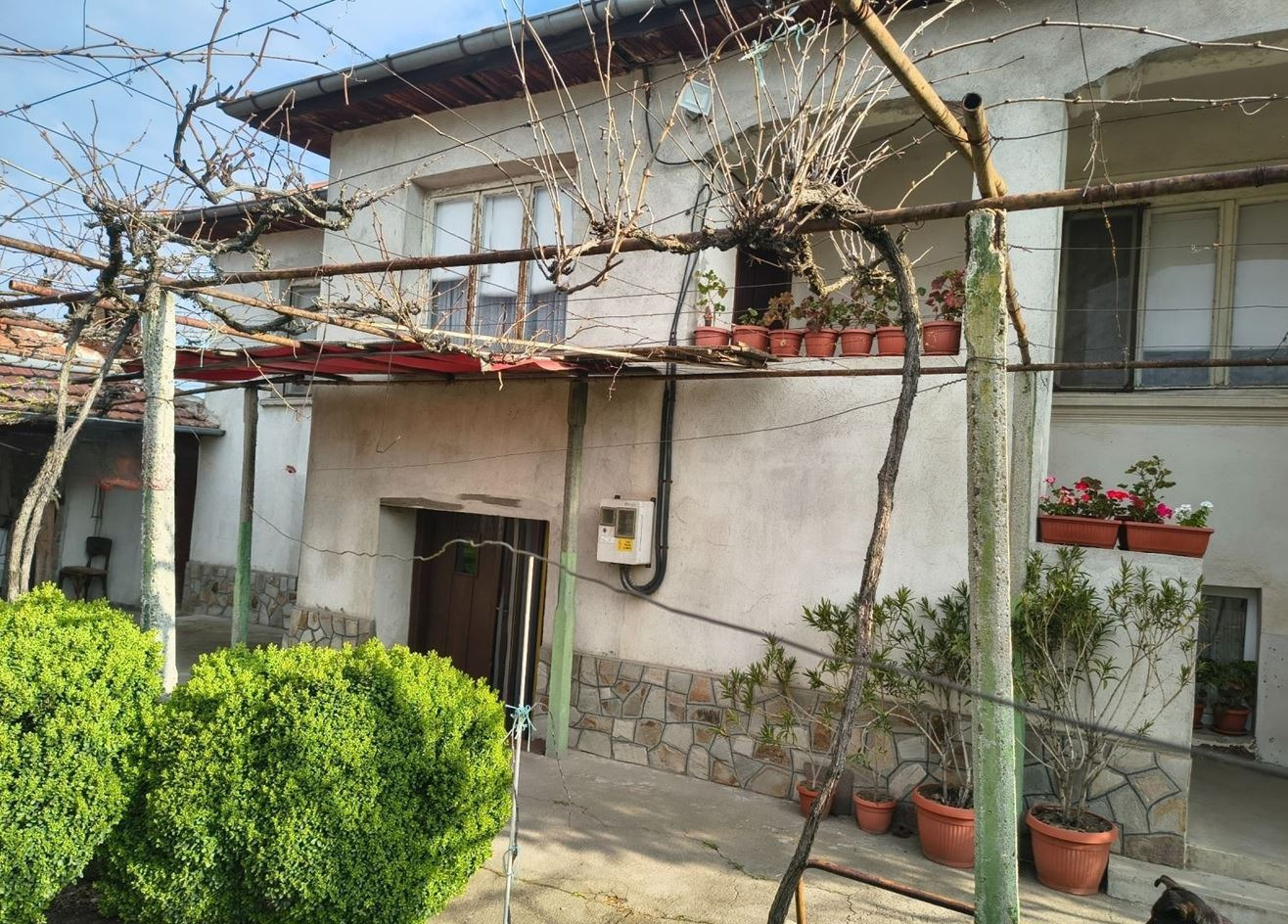 Продава КЪЩА, с. Цалапица, област Пловдив