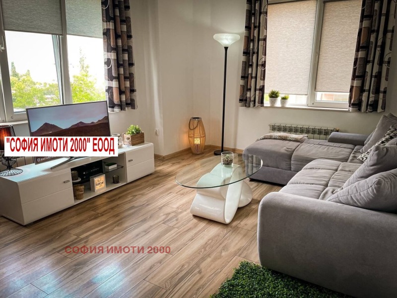 Myytävänä  Studio Sofia , Družba 1 , 45 neliömetriä | 70259728