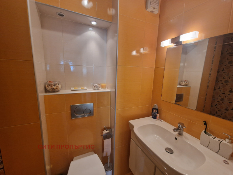 Продава МНОГОСТАЕН, гр. Благоевград, Широк център, снимка 17 - Апартаменти - 53381593