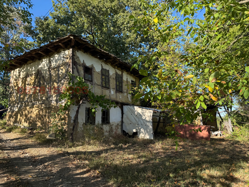 Продава КЪЩА, с. Горно трапе, област Ловеч, снимка 3 - Къщи - 52782040