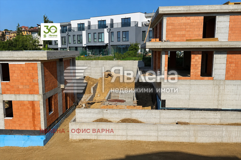 Продава КЪЩА, гр. Варна, м-т Долна Трака
