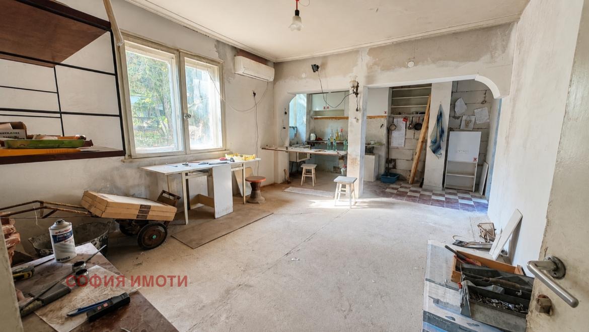 Продава ЕТАЖ ОТ КЪЩА, гр. София, Редута