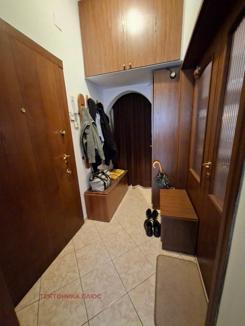 Продава 2-СТАЕН, гр. София, Център, снимка 2 - Апартаменти - 52441474