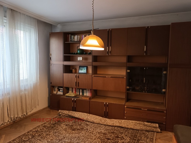 Продава  Етаж от къща град София , Гео Милев , 94 кв.м | 11099150