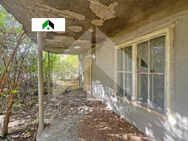 Продава ВИЛА, с. Зайчино ореше, област Шумен, снимка 2 - Вили - 53022327