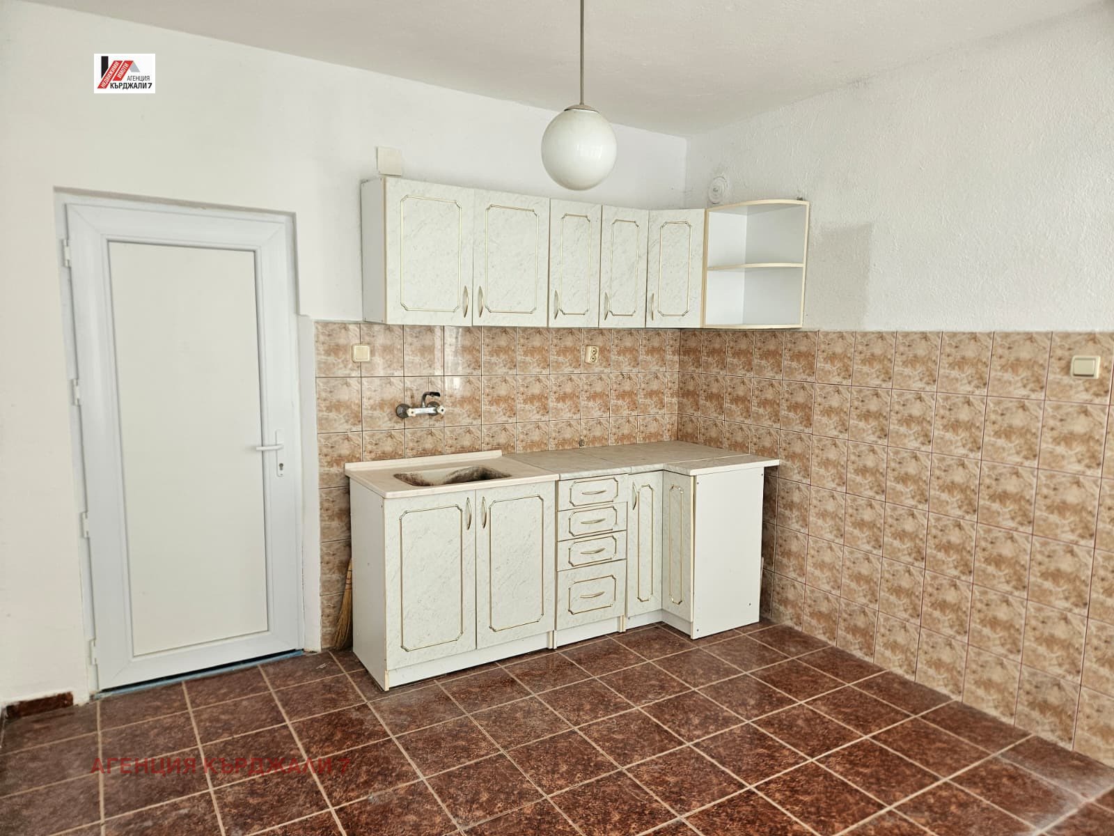 Продава 2-СТАЕН, с. Фотиново, област Кърджали