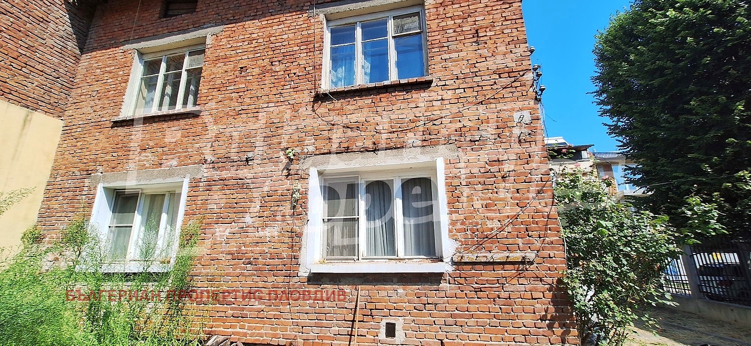 Продава ЕТАЖ ОТ КЪЩА, гр. Пловдив, Гагарин, снимка 8 - Етаж от къща - 55664329