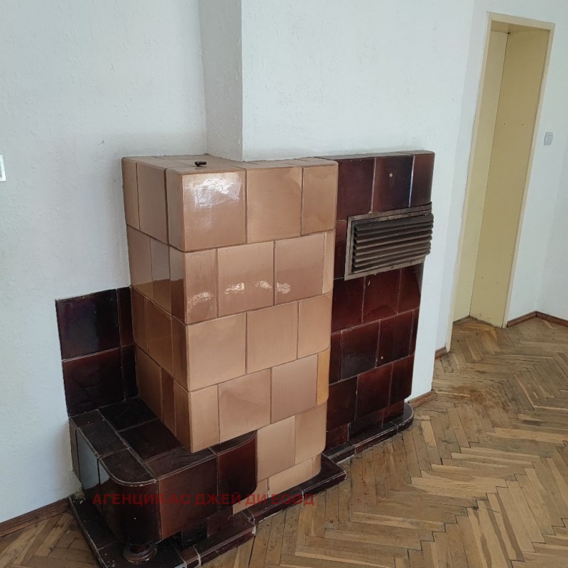 Продава КЪЩА, гр. София, Враждебна, снимка 11 - Къщи - 46513809