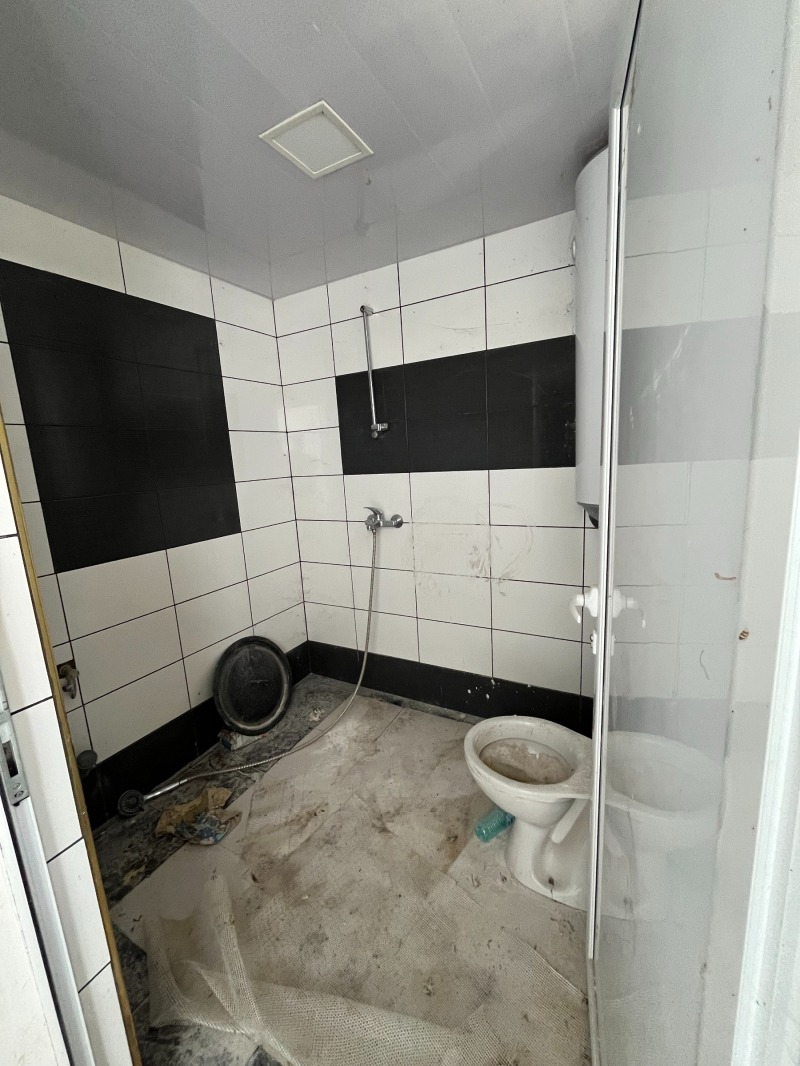 Продава ПРОМ. ПОМЕЩЕНИЕ, с. Черганово, област Стара Загора, снимка 5 - Производствени сгради - 52220475