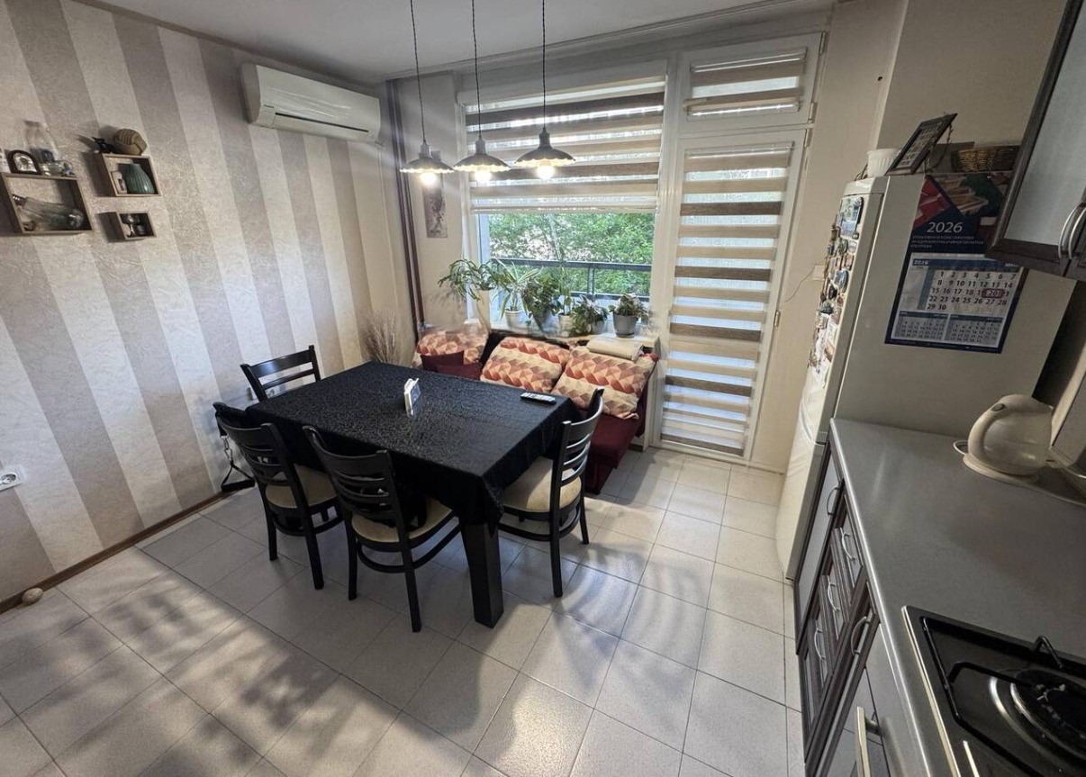Продава 4-СТАЕН, гр. Бургас, Изгрев, снимка 3 - Апартаменти - 55273001