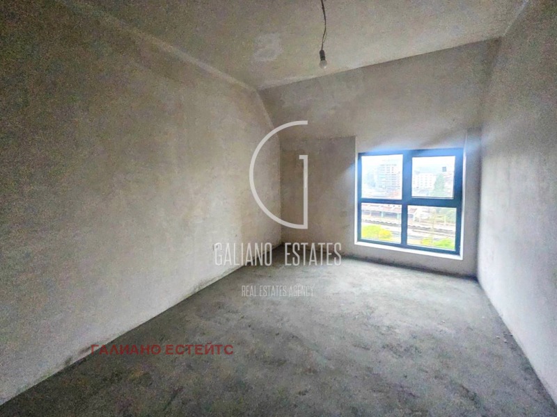 À venda  2 quartos Sofia , Poduiane , 98 m² | 65946499 - imagem [6]