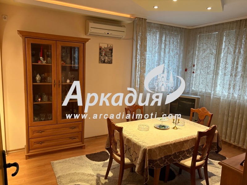 Продава ЕТАЖ ОТ КЪЩА, град Пловдив, Изгрев • 150000 € / 293374.50 лв. • 56700907 1