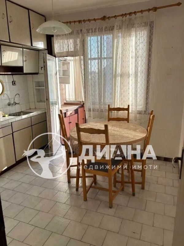 Продава 3-СТАЕН, гр. Пловдив, Център, снимка 3 - Aпартаменти - 48629915