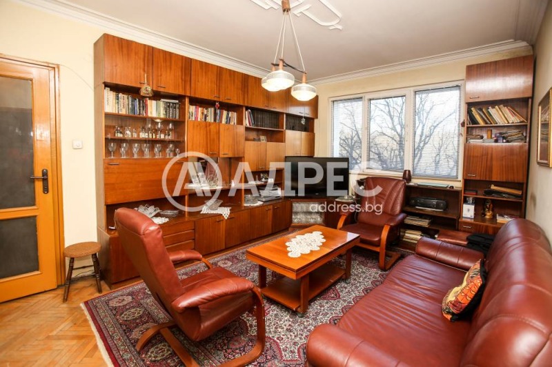 Продава 3-СТАЕН, гр. София, Изток, снимка 2 - Апартаменти - 48718439