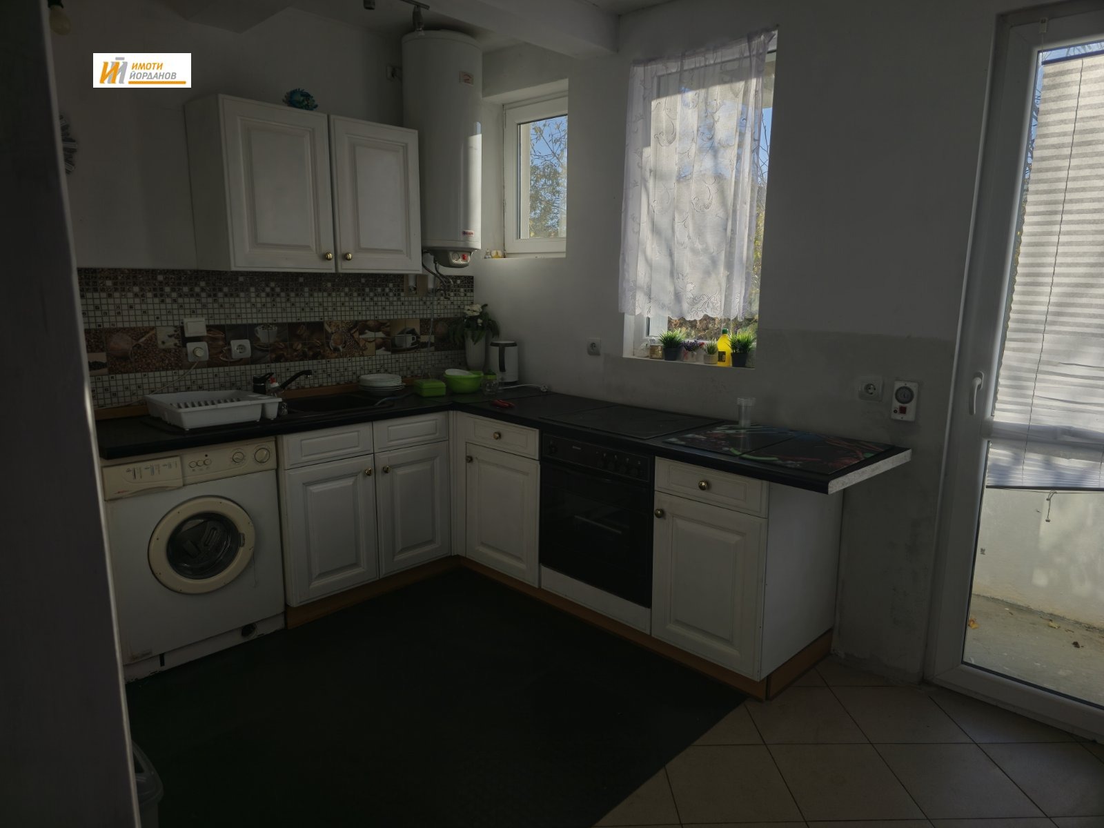 Продава КЪЩА, с. Малки чифлик, област Велико Търново, снимка 2 - Къщи - 53674681