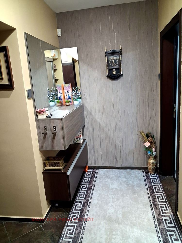 Продава 3-СТАЕН, гр. Варна, Лятно кино Тракия, снимка 3 - Апартаменти - 54666904