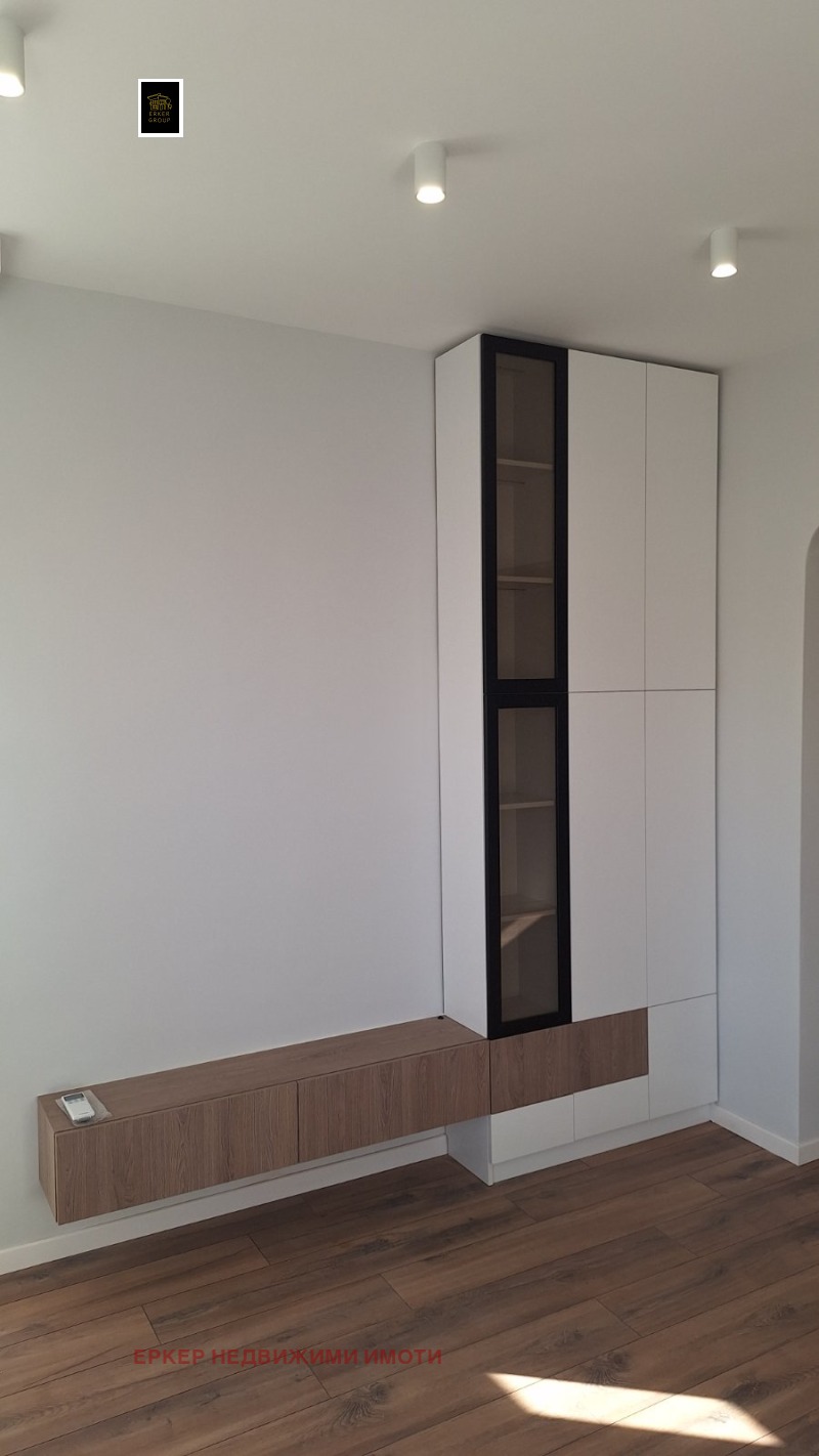 Продава 4-СТАЕН, гр. София, Център, снимка 2 - Апартаменти - 52645859