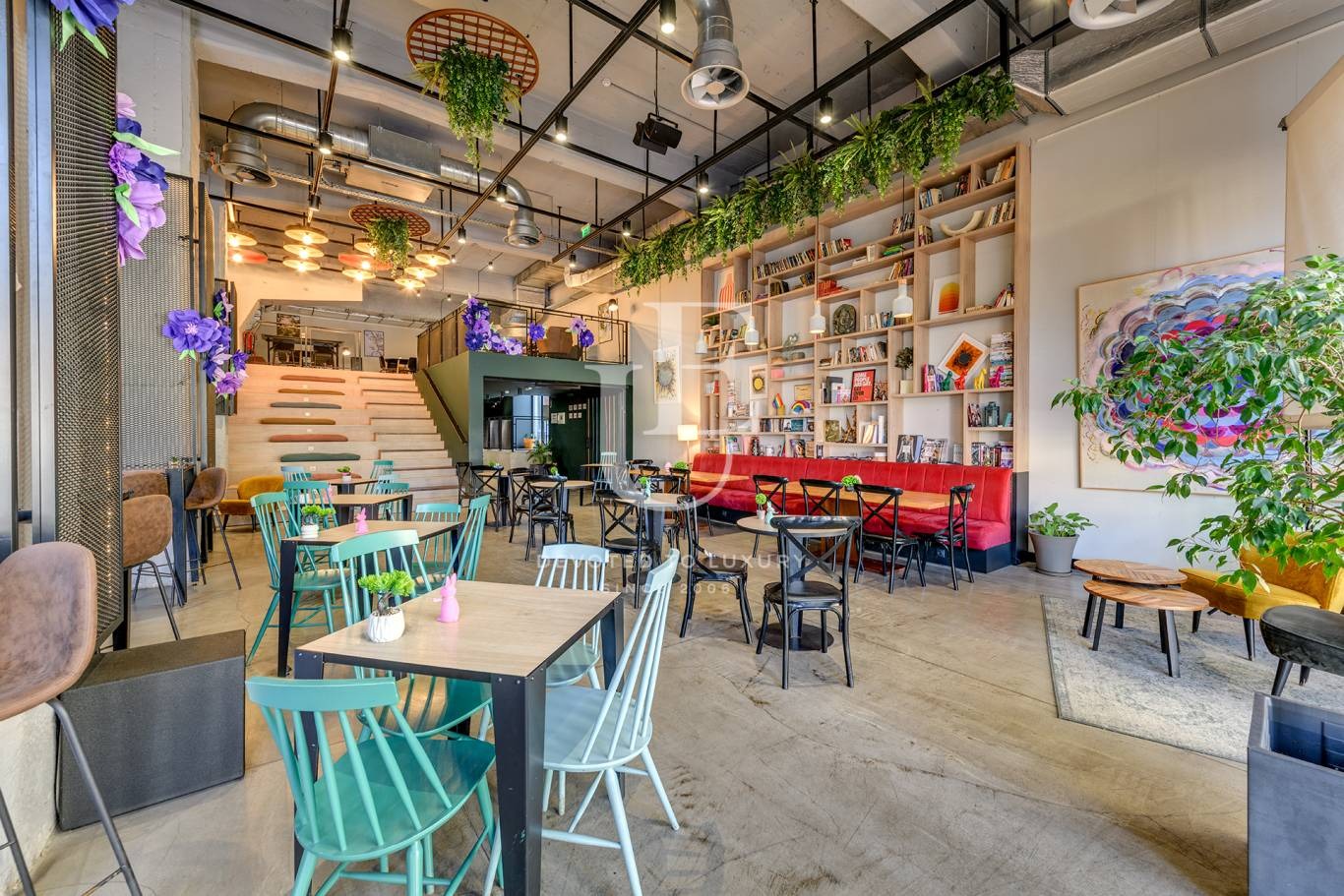 Продава ЗАВЕДЕНИЕ, гр. София, Център, снимка 2 - Заведения - 54276438