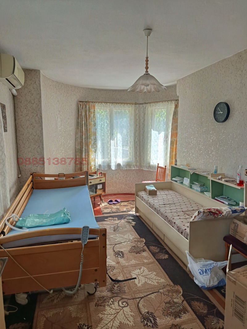 Продава ЕТАЖ ОТ КЪЩА, гр. Горна Оряховица, област Велико Търново, снимка 4 - Етаж от къща - 52782935