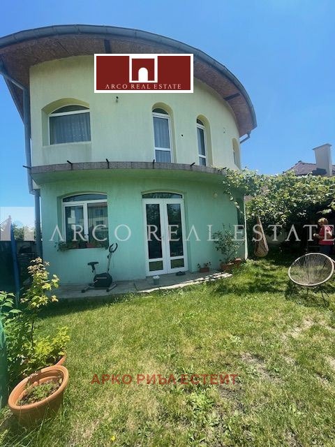 De vânzare  Casa Sofia , Suhodol , 266 mp | 65014042