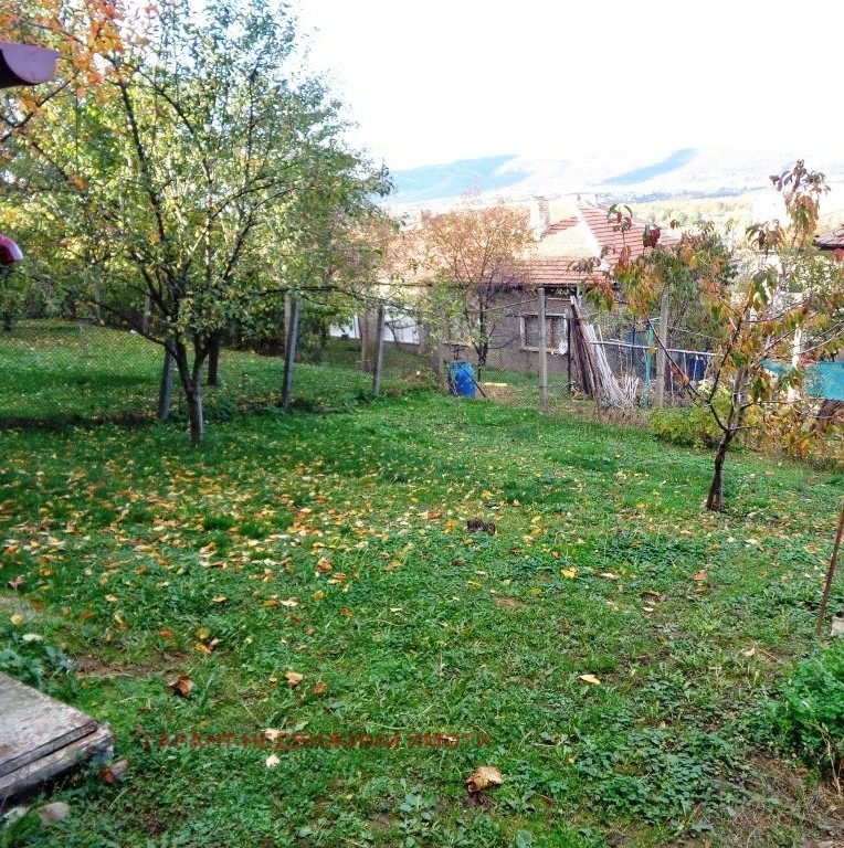 Продава КЪЩА, гр. Габрово, Център, снимка 2 - Къщи - 52364490