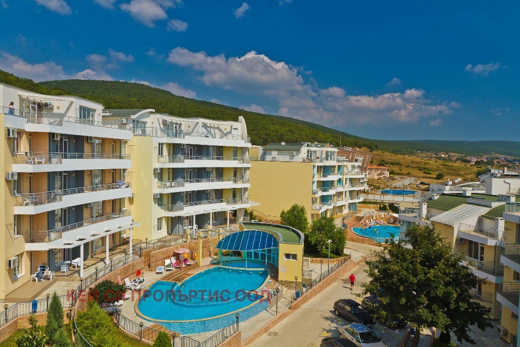 Продава 1-СТАЕН, с. Кошарица, област Бургас