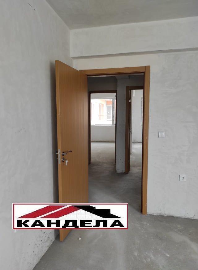 Продава 3-СТАЕН, гр. Пловдив, Южен, снимка 3 - Aпартаменти - 46564729