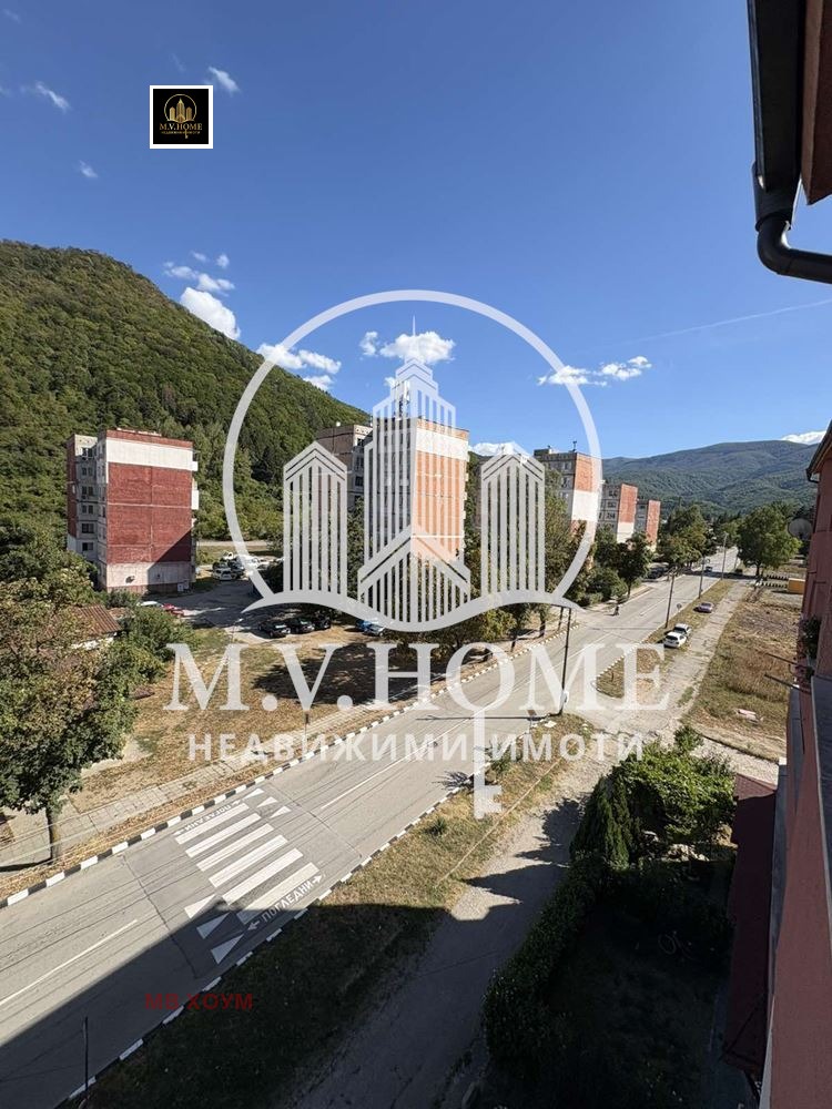 Продава МНОГОСТАЕН, гр. Етрополе, област София област, снимка 8 - Апартаменти - 56001742
