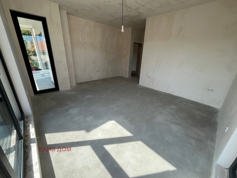 Till salu  Hus Varna , m-t Manastirski rid , 243 kvm | 57905923 - bild [9]