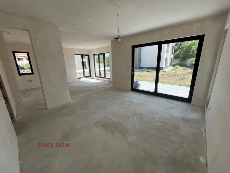 Till salu  Hus Varna , m-t Manastirski rid , 243 kvm | 57905923 - bild [2]