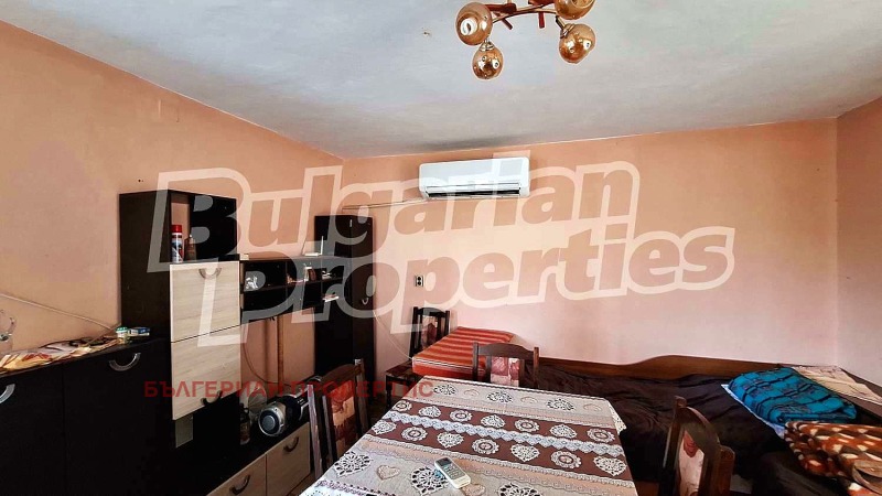 Продава КЪЩА, с. Царевци, област Варна, снимка 13 - Къщи - 52132915